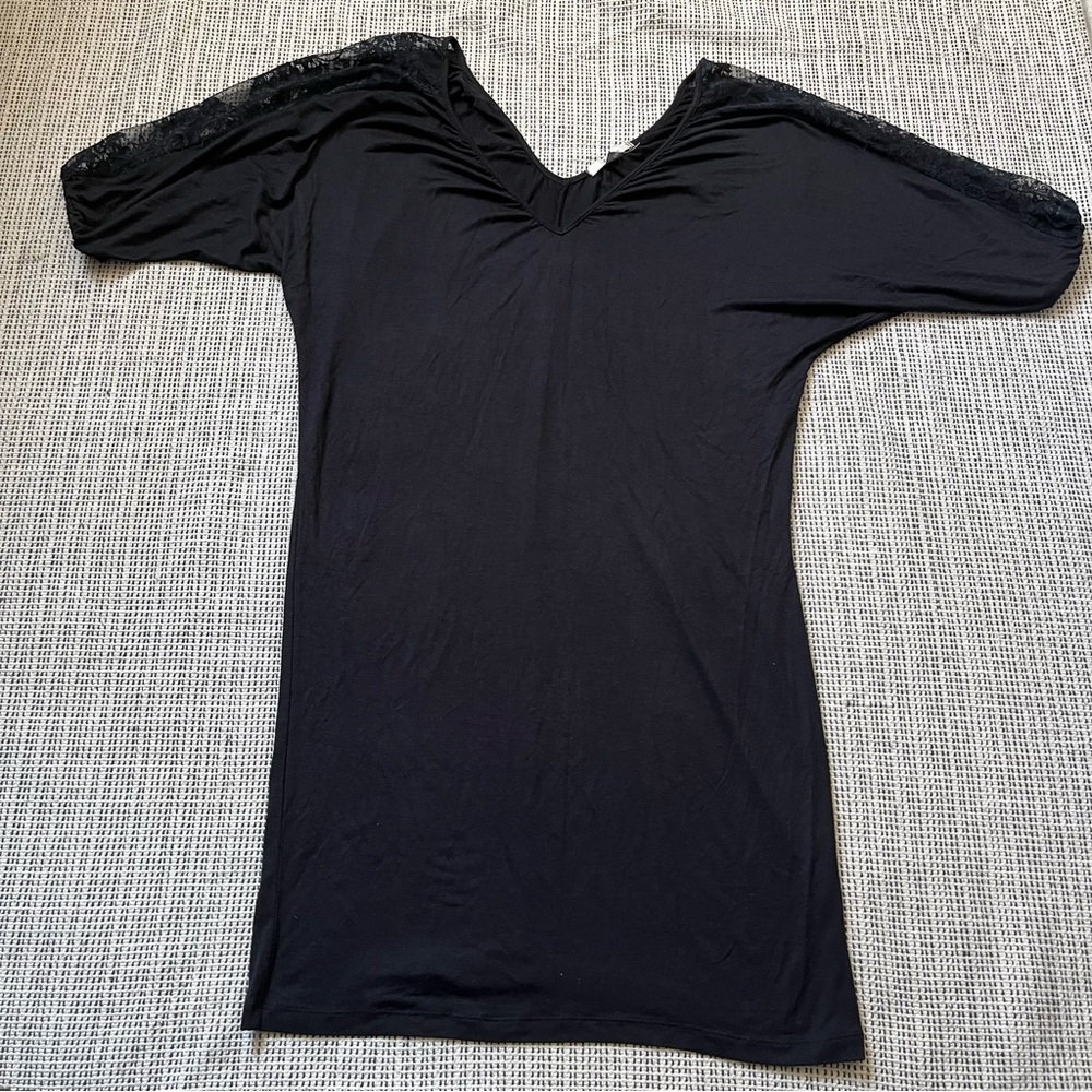 Papaya Black V-Neck Dress with Lace Shoulder Detail Size L